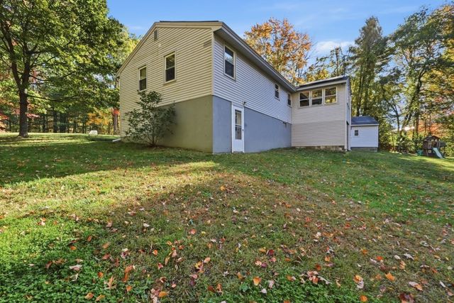 20 Pierce Rd, Sutton, MA 01590