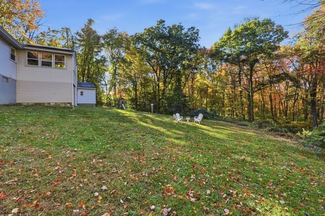 20 Pierce Rd, Sutton, MA 01590