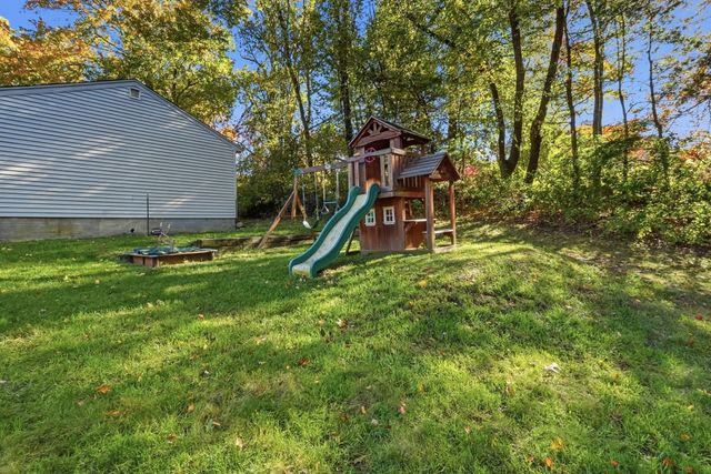 20 Pierce Rd, Sutton, MA 01590