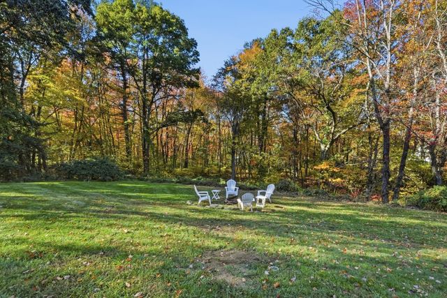 20 Pierce Rd, Sutton, MA 01590