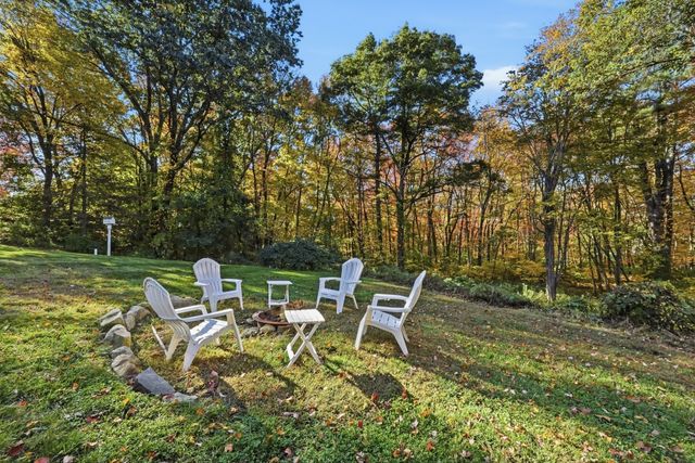 20 Pierce Rd, Sutton, MA 01590