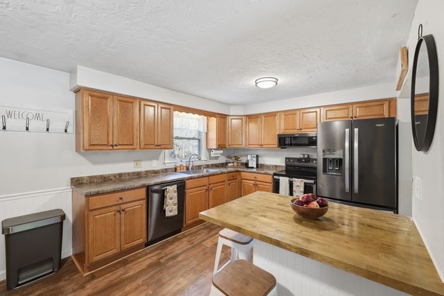 20 Pierce Rd, Sutton, MA 01590