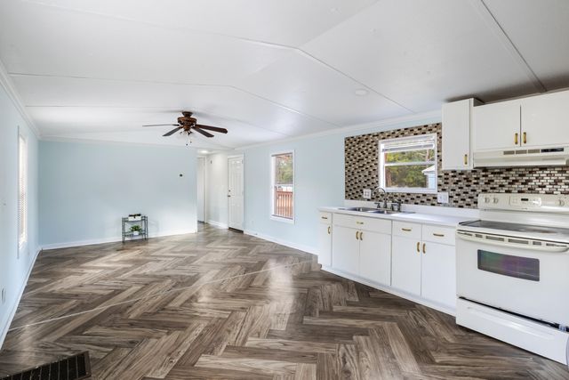 66 E Orange Blossom Avenue, Defuniak Springs, FL 32433