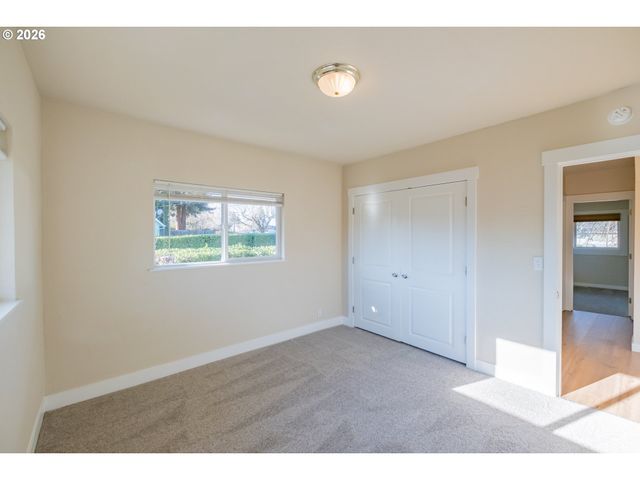 3392 Sunnyview Rd Ne, Salem, OR 97301
