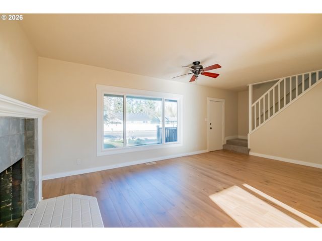 3392 Sunnyview Rd Ne, Salem, OR 97301