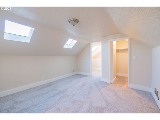3392 Sunnyview Rd Ne, Salem, OR 97301