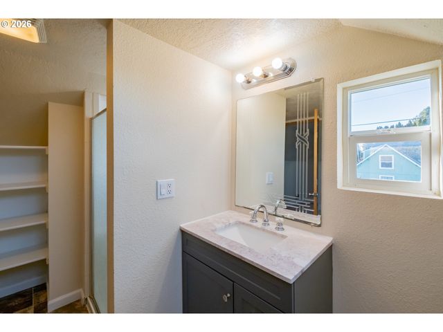 3392 Sunnyview Rd Ne, Salem, OR 97301