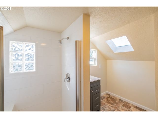 3392 Sunnyview Rd Ne, Salem, OR 97301