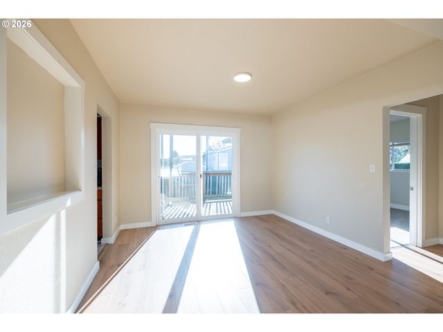 3392 Sunnyview Rd Ne, Salem, OR 97301