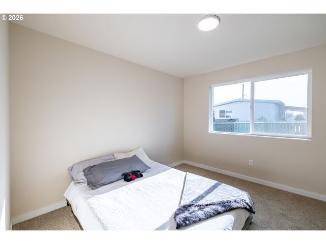 3392 Sunnyview Rd Ne, Salem, OR 97301