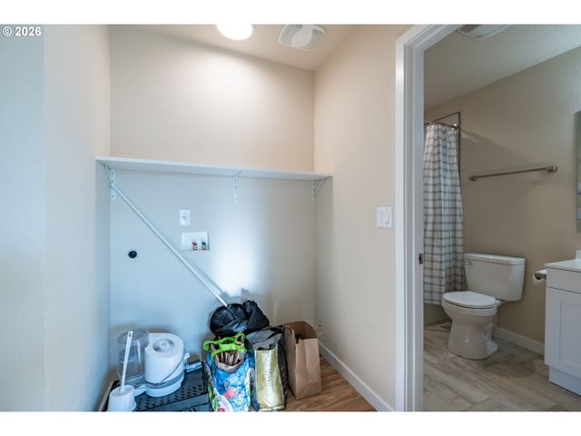 3392 Sunnyview Rd Ne, Salem, OR 97301