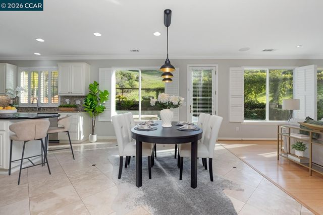 5408 Oakstone Ct, Concord, CA 94521