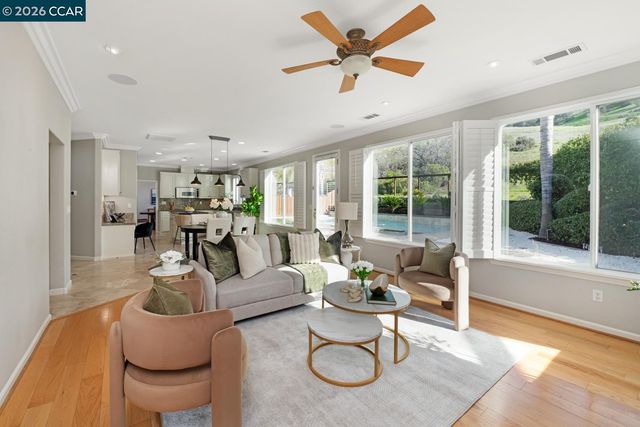 5408 Oakstone Ct, Concord, CA 94521