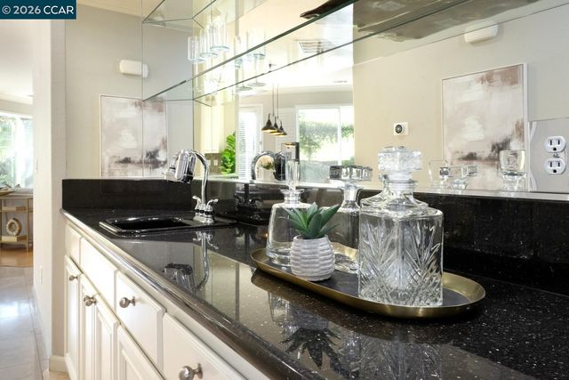 5408 Oakstone Ct, Concord, CA 94521