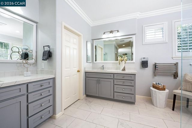 5408 Oakstone Ct, Concord, CA 94521