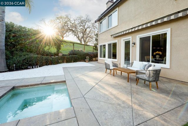 5408 Oakstone Ct, Concord, CA 94521