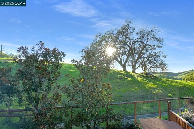 5408 Oakstone Ct, Concord, CA 94521