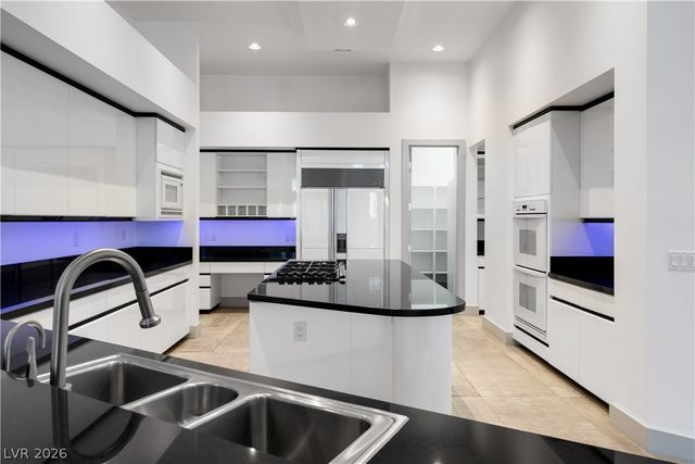 2212 Point Rock Lane, Las Vegas, NV 89134