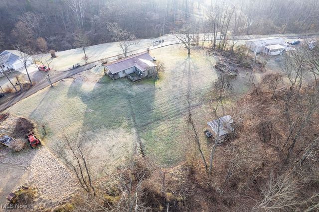 609 Tallyho Road, Parkersburg, WV 26104