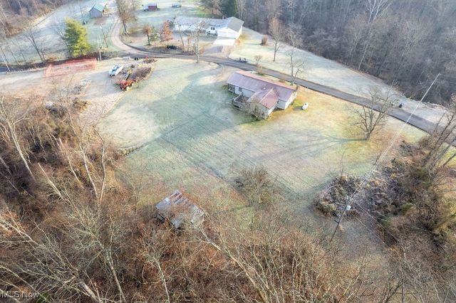 609 Tallyho Road, Parkersburg, WV 26104