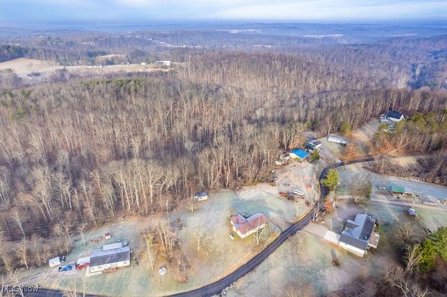 609 Tallyho Road, Parkersburg, WV 26104