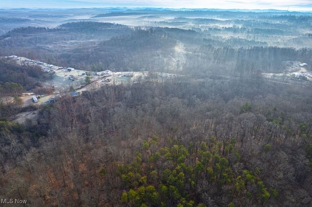 609 Tallyho Road, Parkersburg, WV 26104