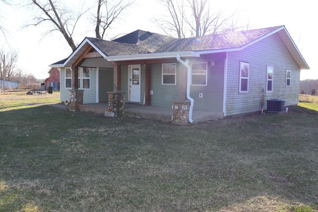 1312 S Diggins Main Street, Seymour, MO 65746