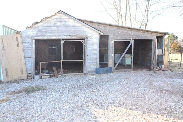 1312 S Diggins Main Street, Seymour, MO 65746