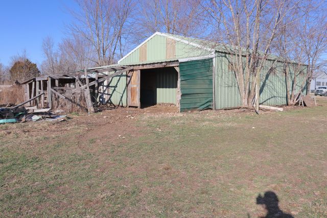 1312 S Diggins Main Street, Seymour, MO 65746