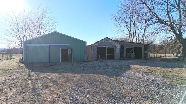 1312 S Diggins Main Street, Seymour, MO 65746