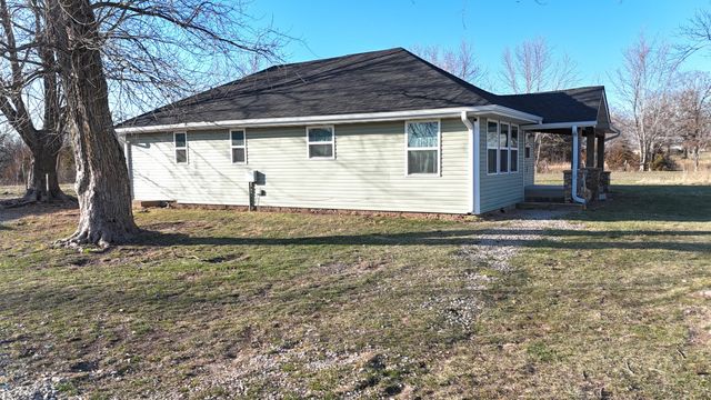 1312 S Diggins Main Street, Seymour, MO 65746