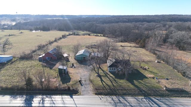 1312 S Diggins Main Street, Seymour, MO 65746