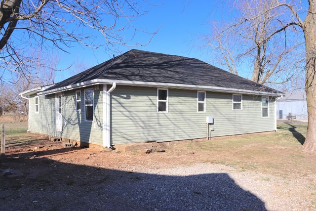 1312 S Diggins Main Street, Seymour, MO 65746