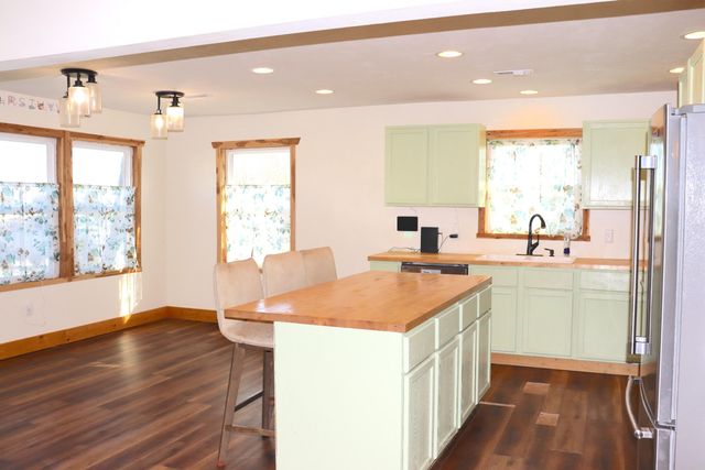 1312 S Diggins Main Street, Seymour, MO 65746