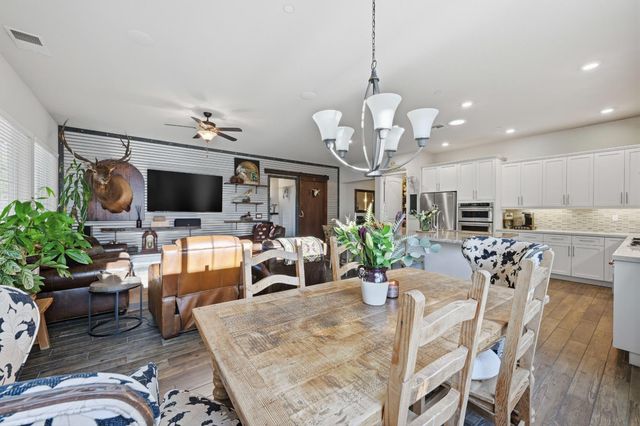 2210 Omega Dr, Lincoln, CA 95648