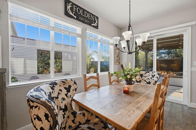 2210 Omega Dr, Lincoln, CA 95648