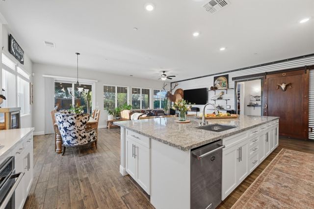 2210 Omega Dr, Lincoln, CA 95648