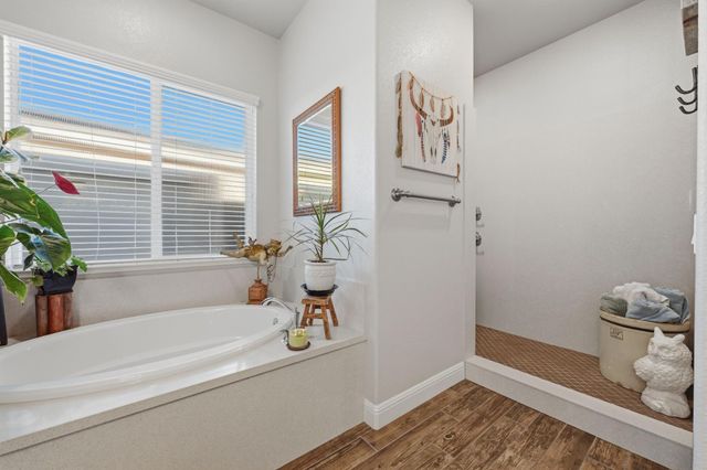 2210 Omega Dr, Lincoln, CA 95648