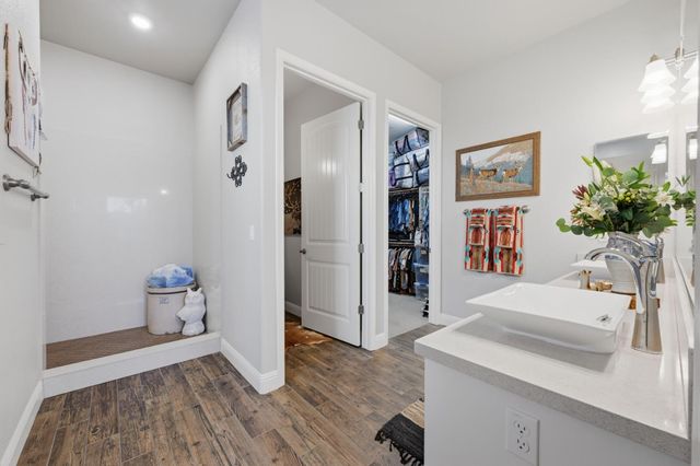 2210 Omega Dr, Lincoln, CA 95648