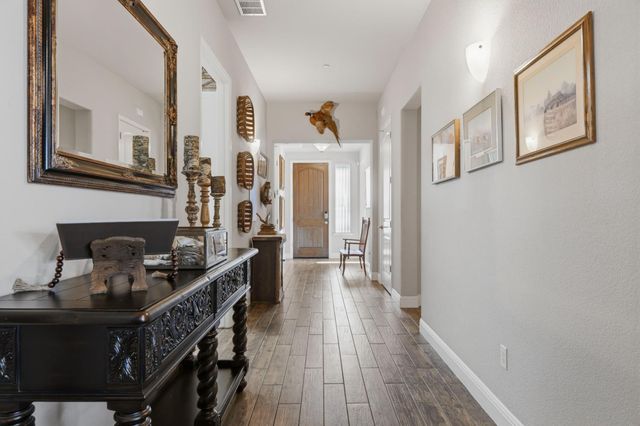 2210 Omega Dr, Lincoln, CA 95648