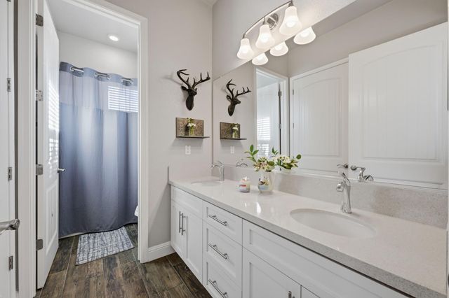 2210 Omega Dr, Lincoln, CA 95648