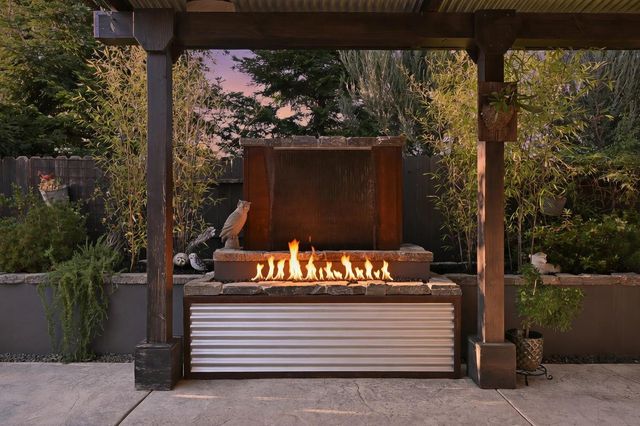 2210 Omega Dr, Lincoln, CA 95648