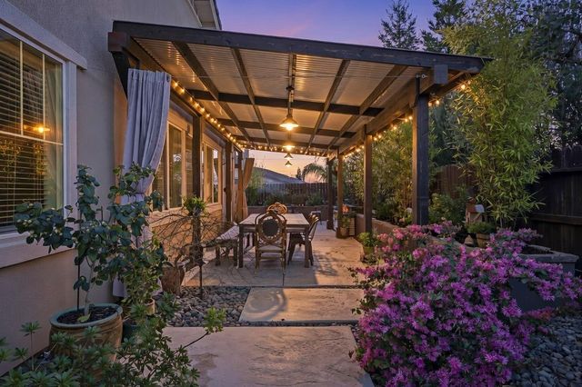 2210 Omega Dr, Lincoln, CA 95648