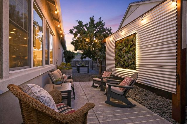 2210 Omega Dr, Lincoln, CA 95648