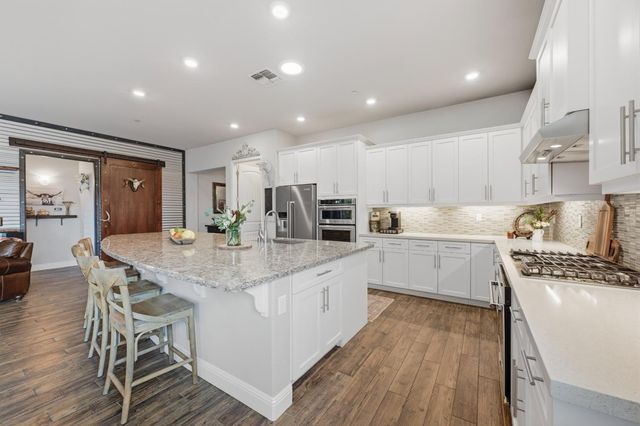 2210 Omega Dr, Lincoln, CA 95648