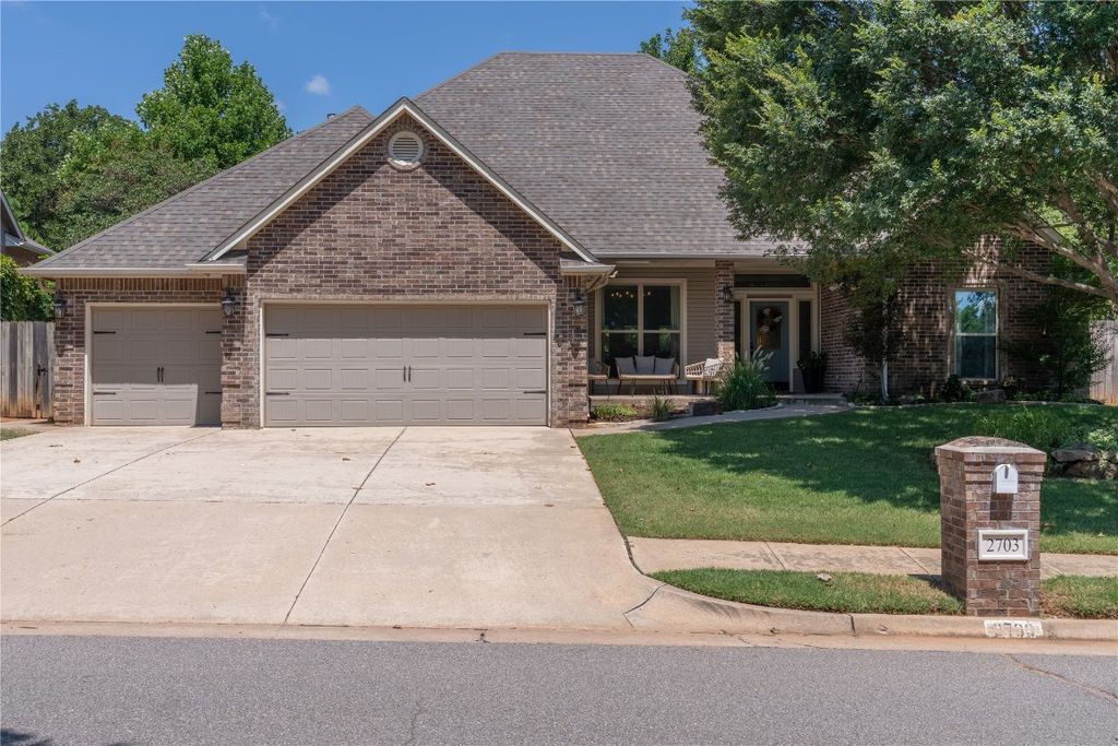 2703 Pawnee Crossing, Edmond, OK 73034