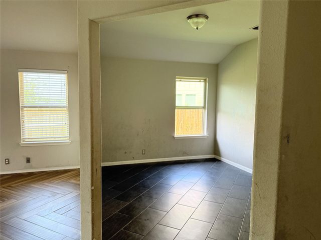 406 Dragon Ridge RD, Buda, TX 78610