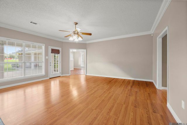 5211 Fort Gregg Dr, Baton Rouge, LA 70817