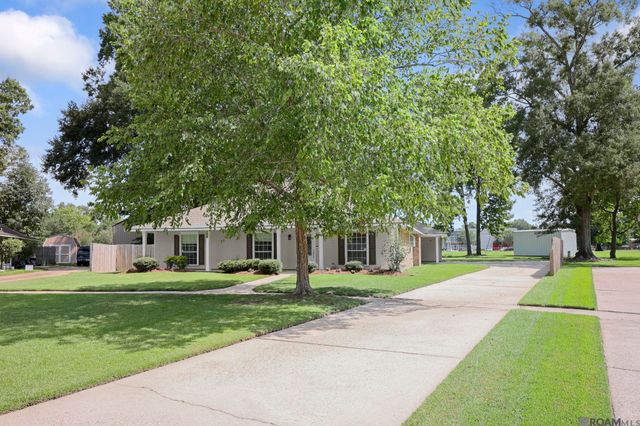 5211 Fort Gregg Dr, Baton Rouge, LA 70817