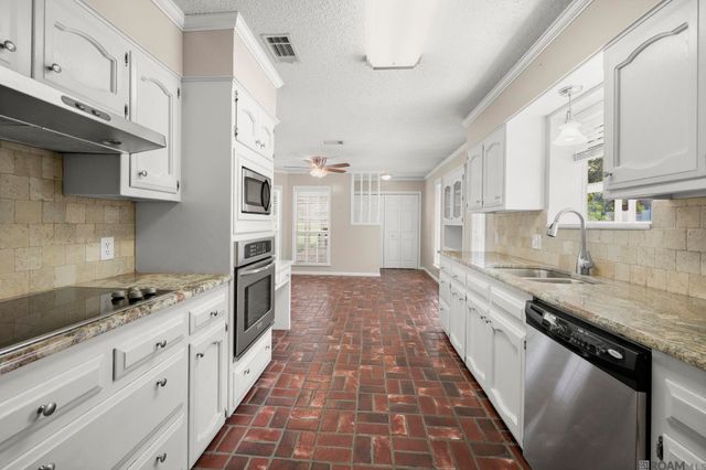 5211 Fort Gregg Dr, Baton Rouge, LA 70817